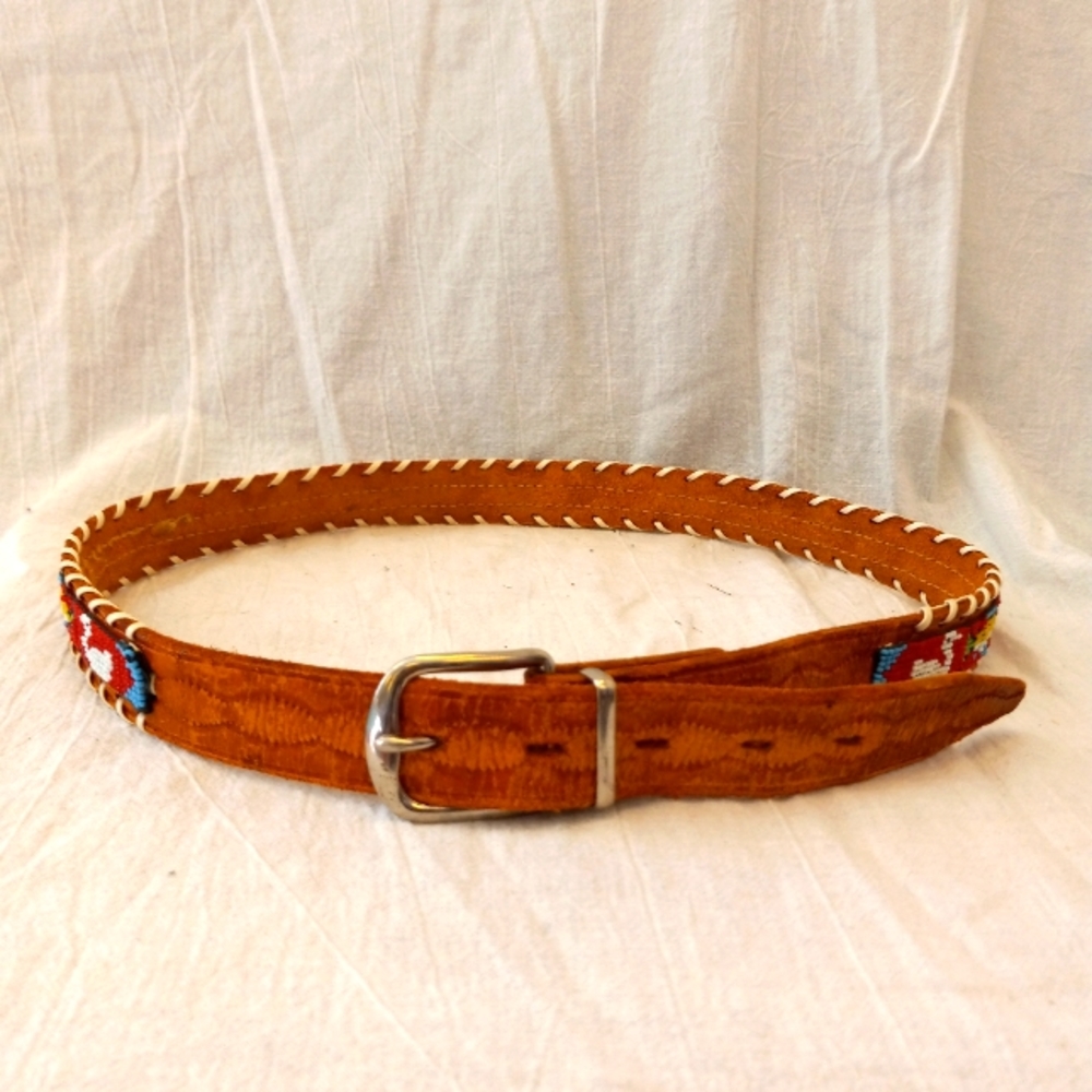 🐾 HOST PICK 🐾 Western style beaded leather belt, size 34 - Picture 3 of 8